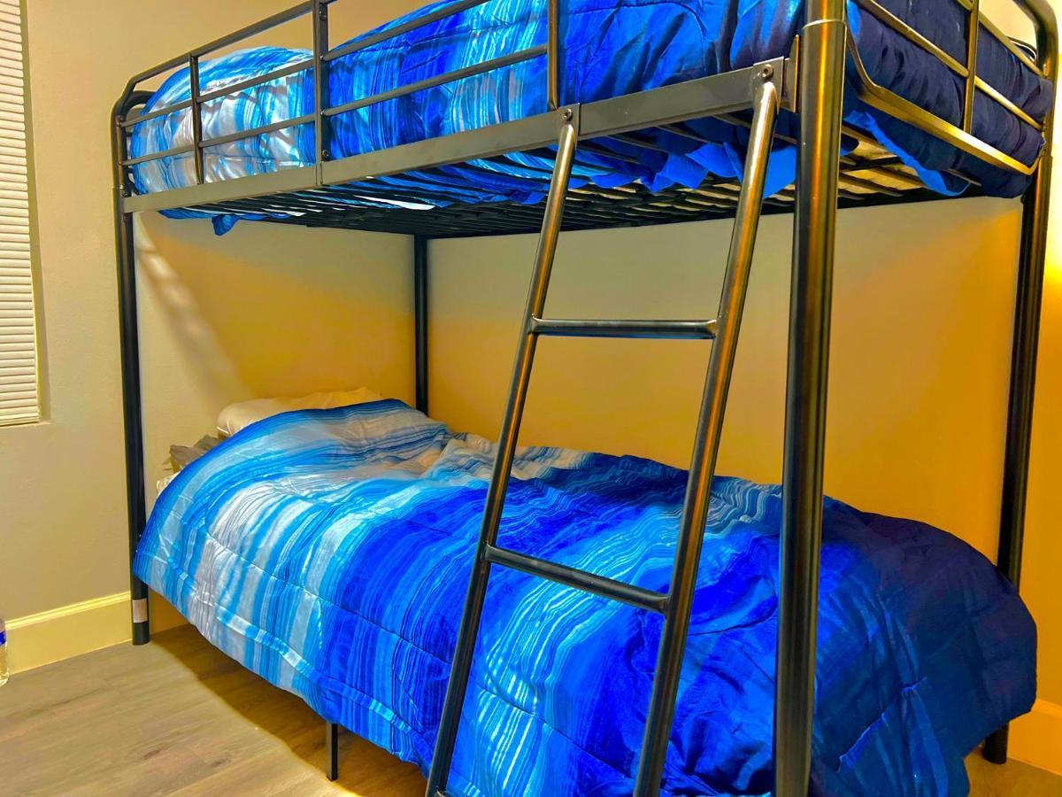 Stop Inn Stay Hostel 휴스턴 외부 사진